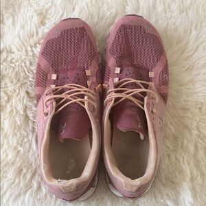 On cloud Women's rose colored running Shoes